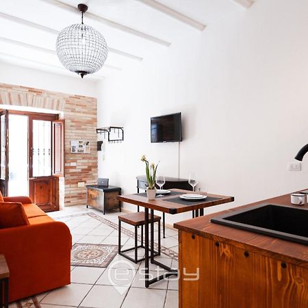 Charm In Siotto Pintor Apartment Cagliari Exterior photo